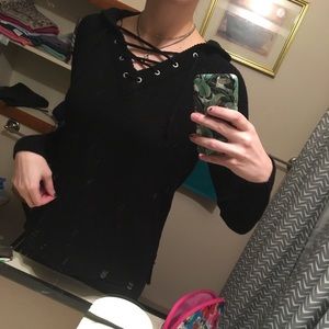 ⚡️3 FOR $10⚡️Black lace up sweater